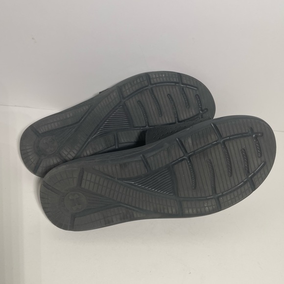 Under Armour Slide Slippers size 11 - Picture 2 of 3